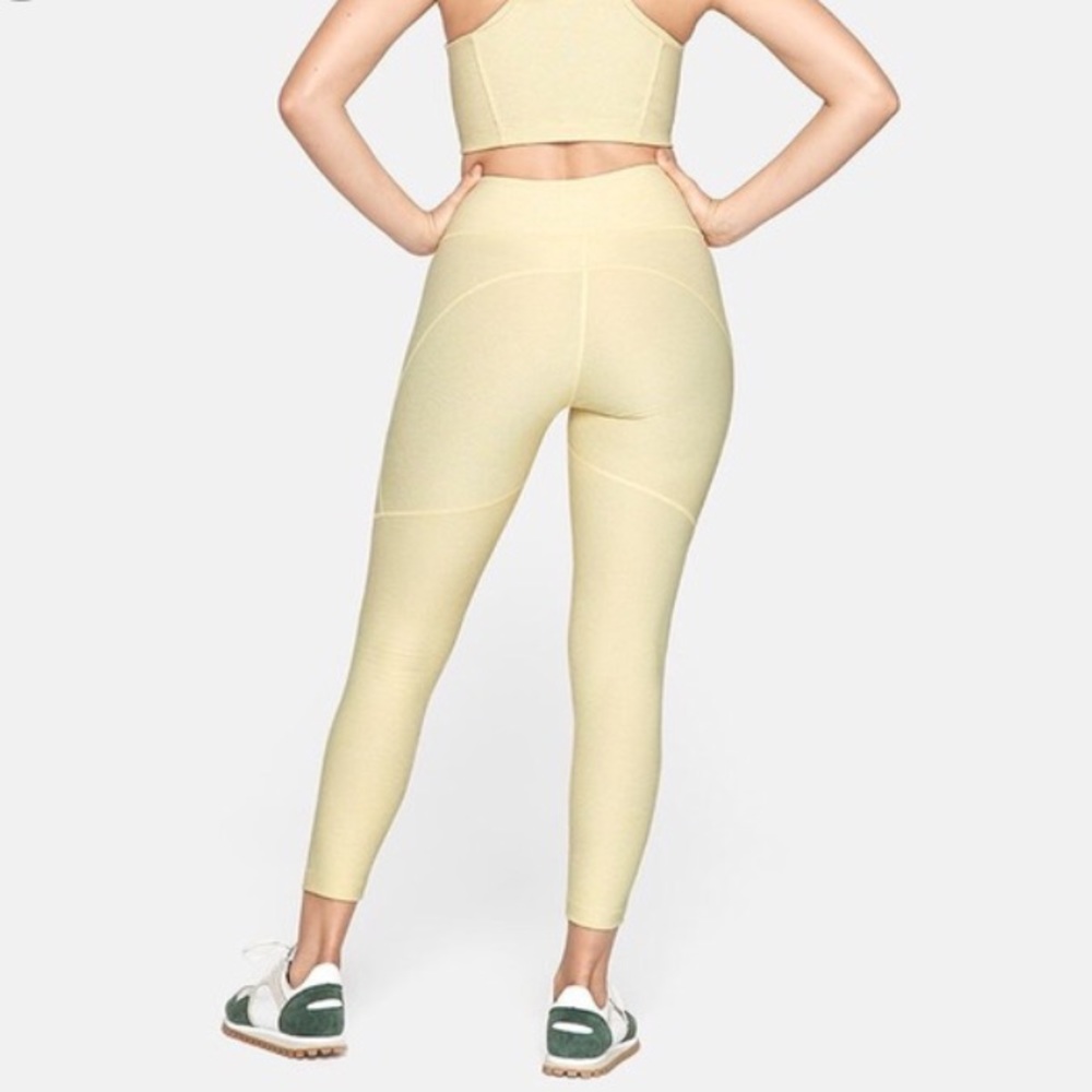 Outdoor Voices 3/4 Warmup Legging in Dandelion